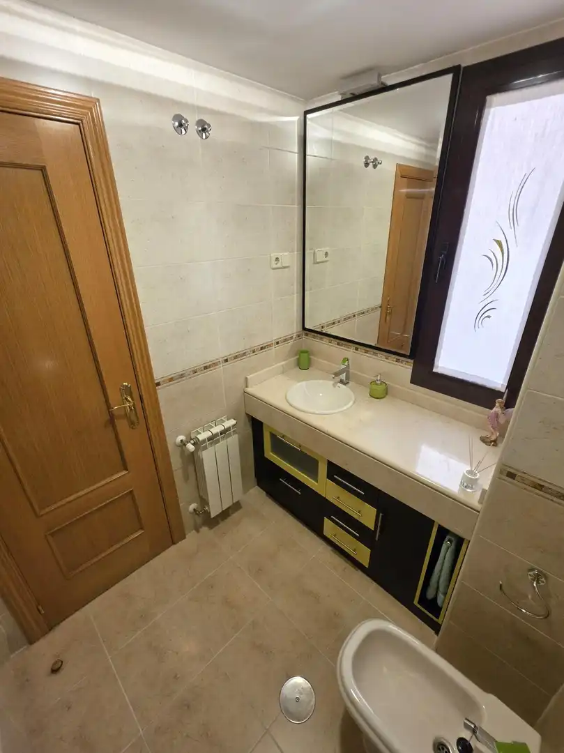 Baño de Piso de alquiler en Valdemoro con Aire acondicionado y Calefacción