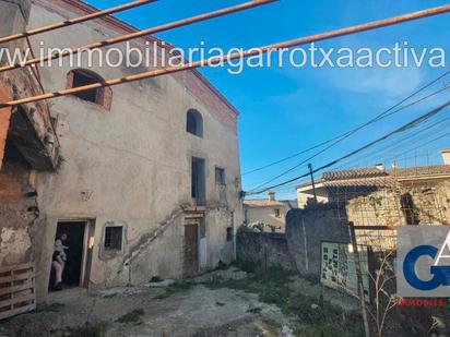 Vista exterior de Finca rústica en venda en Serinyà amb Jardí privat i Balcó