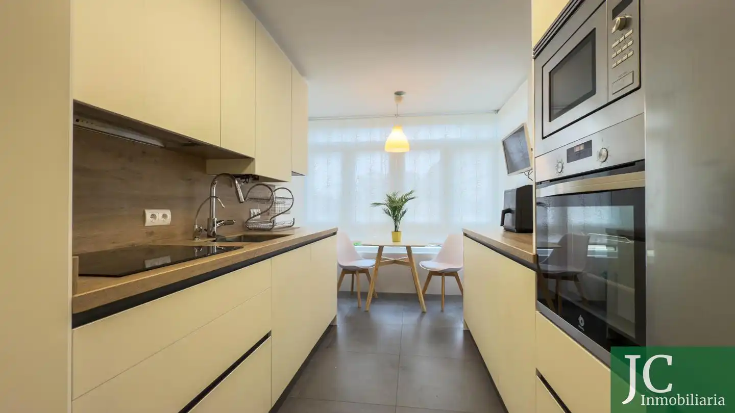 Cocina de Piso de alquiler en Santander con Calefacción, Terraza y Amueblado