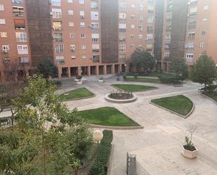 Vista exterior de Pis de lloguer en Leganés amb Calefacció, Parquet i Terrassa