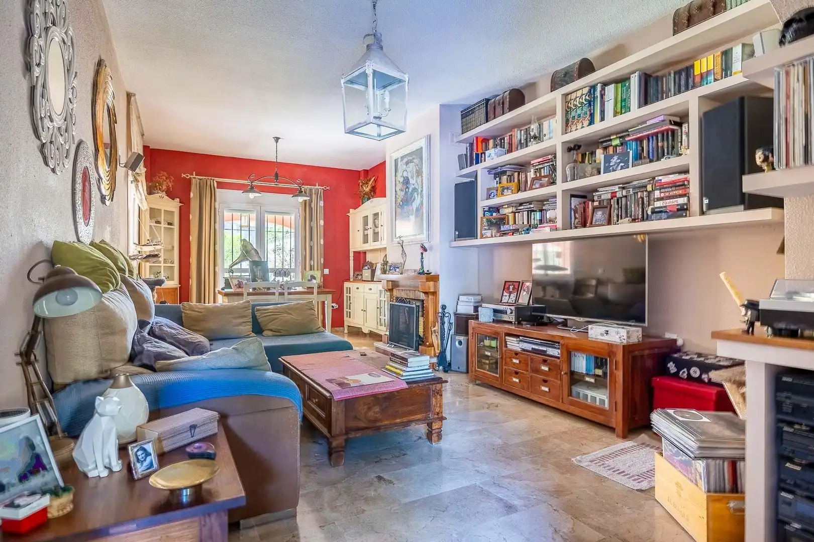 Sala de estar de Casa adosada en venta en Almensilla con Aire acondicionado, Calefacción y Jardín privado