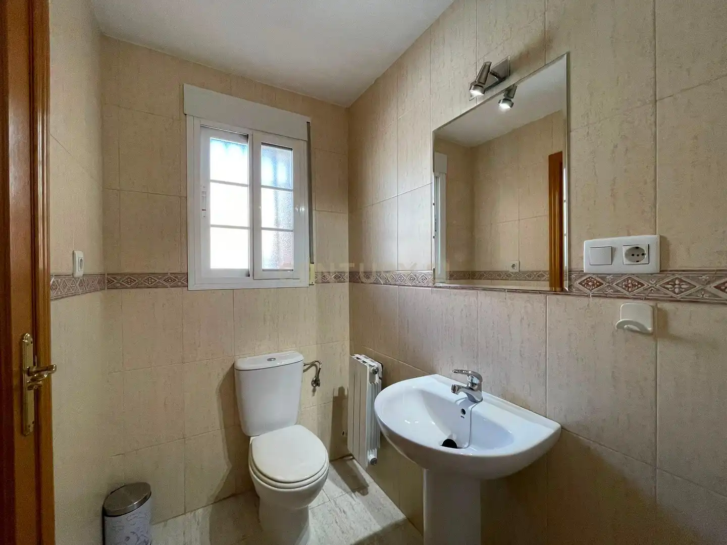 Bathroom of Houses for rent in Armilla  with Air Conditioner and Washing machine