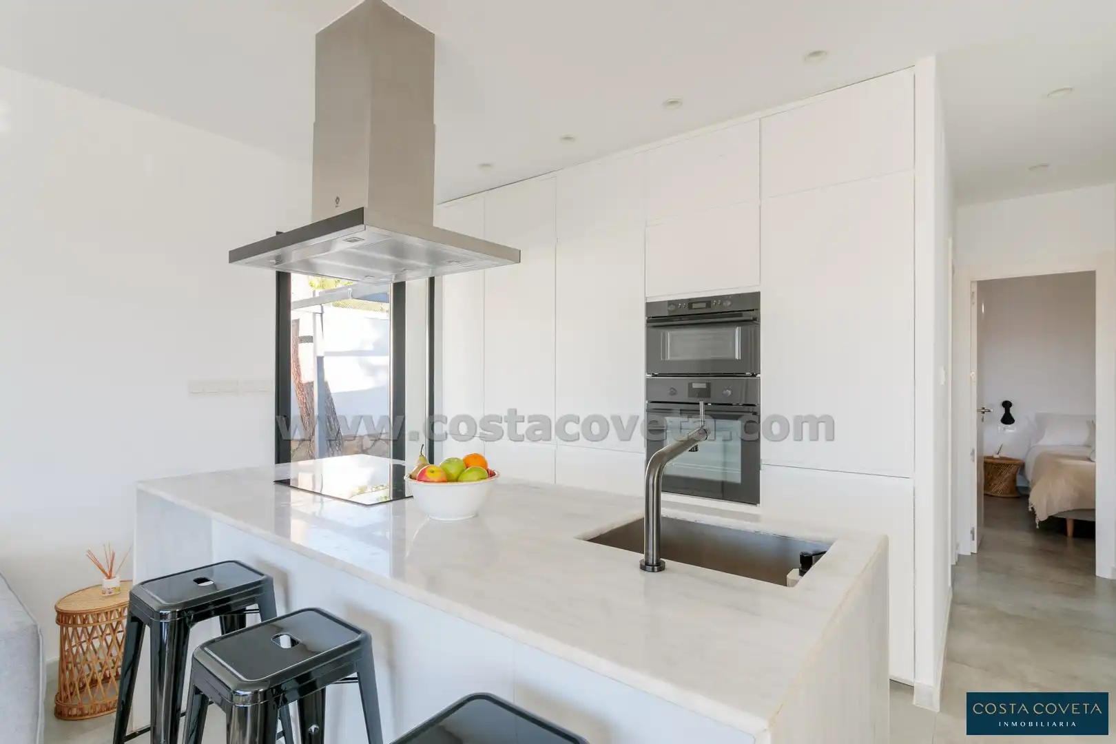 Cuina de Casa o xalet en venda en El Campello amb Aire condicionat, Jardí privat i Terrassa