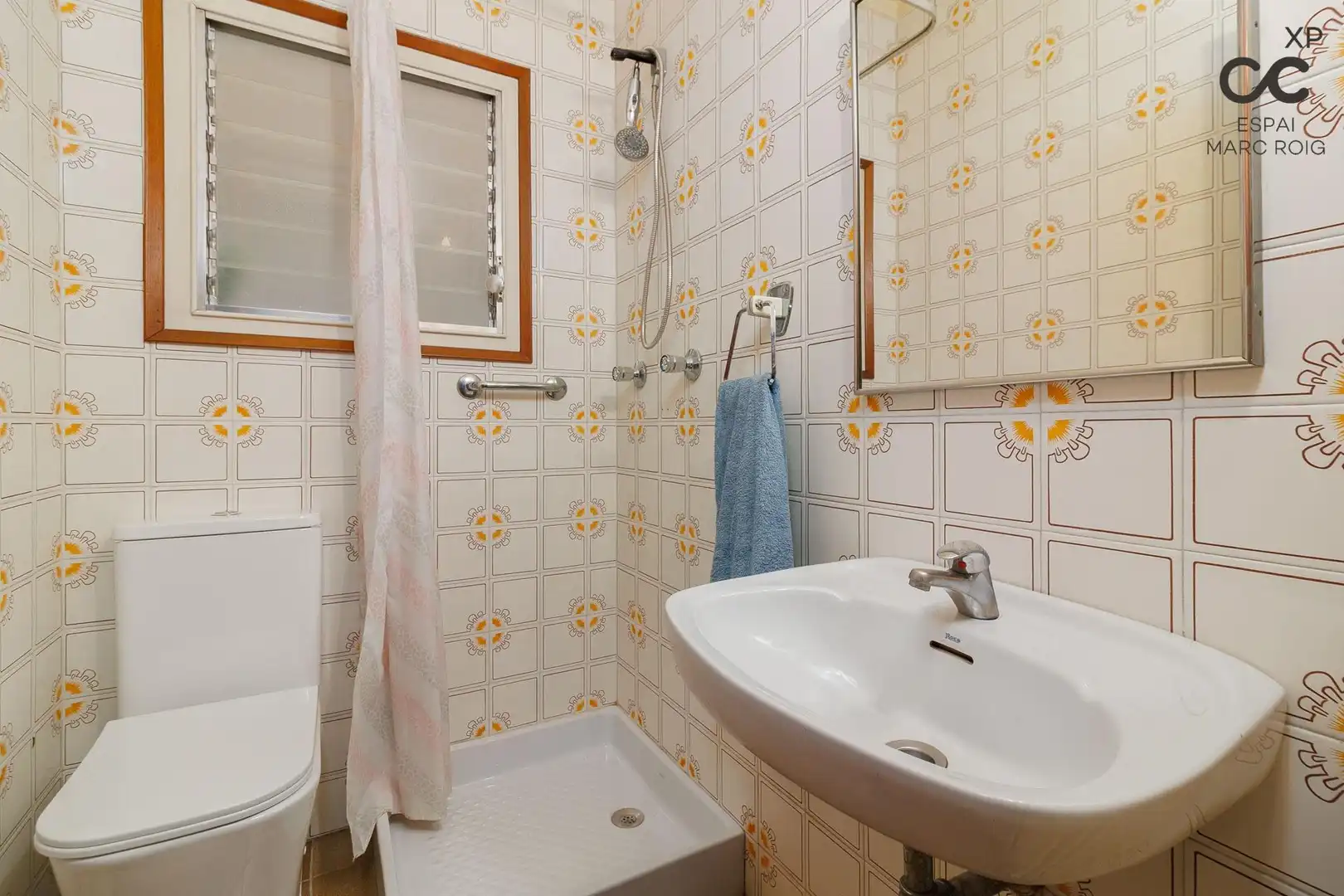 Baño de Finca rústica en venta en Castelló d'Empúries con Aire acondicionado, Calefacción y Jardín privado