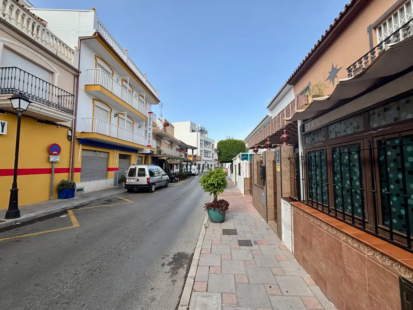 Außenansicht von Einfamilien-Reihenhaus zur Miete in Mijas mit Klimaanlage, Heizung und Möbliert