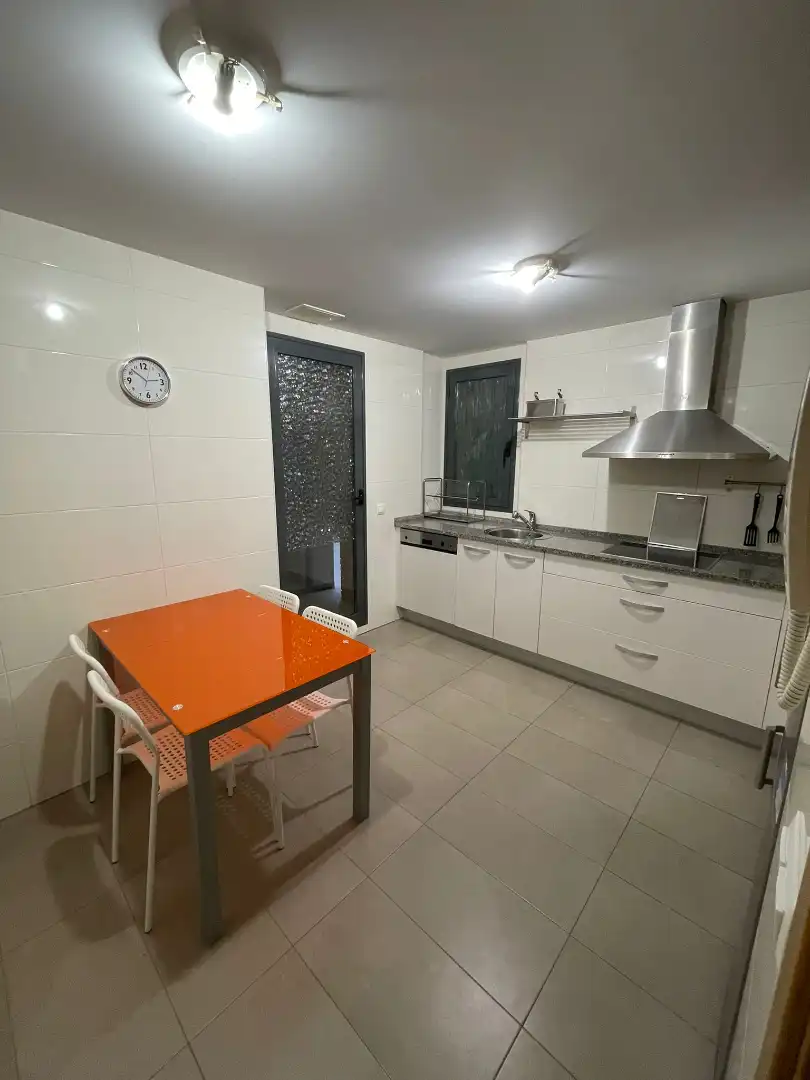 Küche von Wohnung zum Verkauf in Reus mit Klimaanlage, Heizung und Terrasse