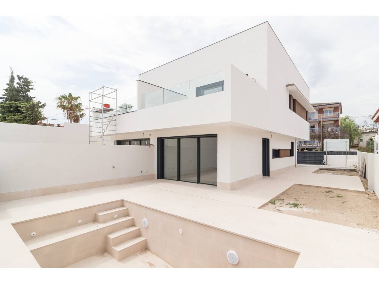 Vista exterior de Casa o xalet en venda en Castelldefels amb Aire condicionat, Calefacció i Jardí privat
