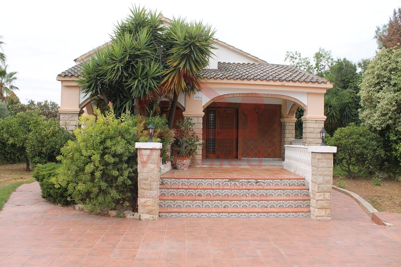 Vista exterior de Casa o xalet en venda en La Pobla de Vallbona amb Aire condicionat, Calefacció i Piscina
