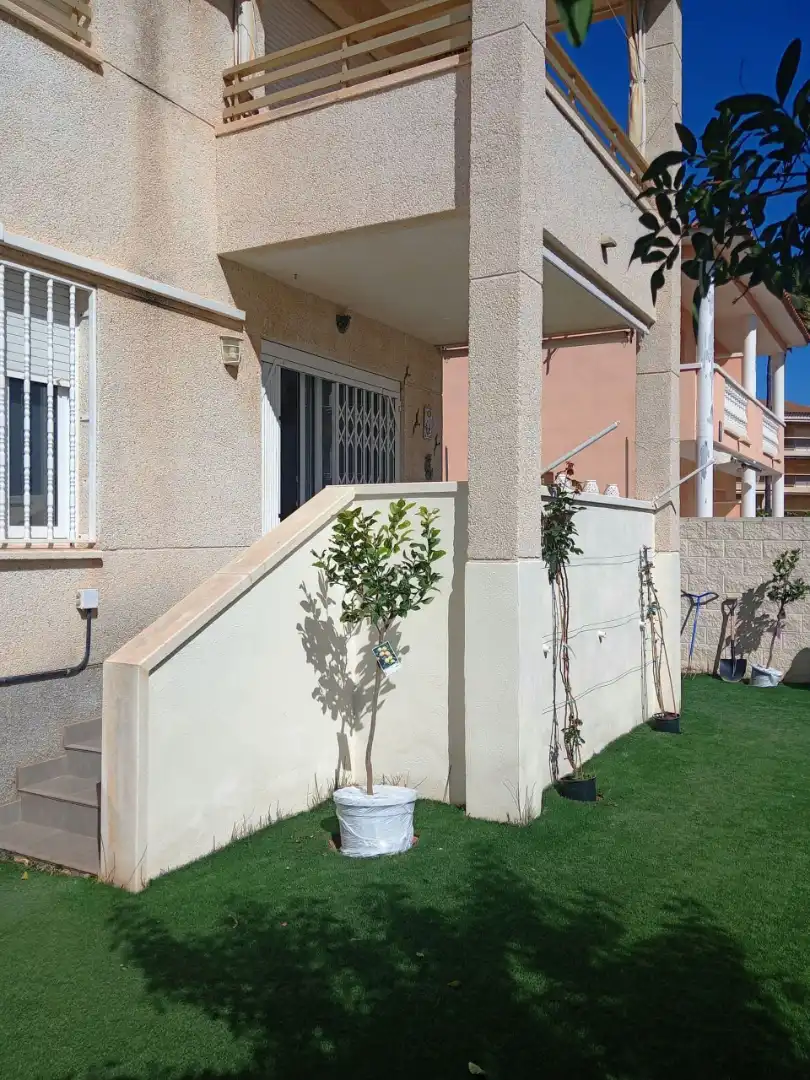 Vista exterior de Planta baja en venta en Cambrils con Aire acondicionado, Jardín privado y Terraza