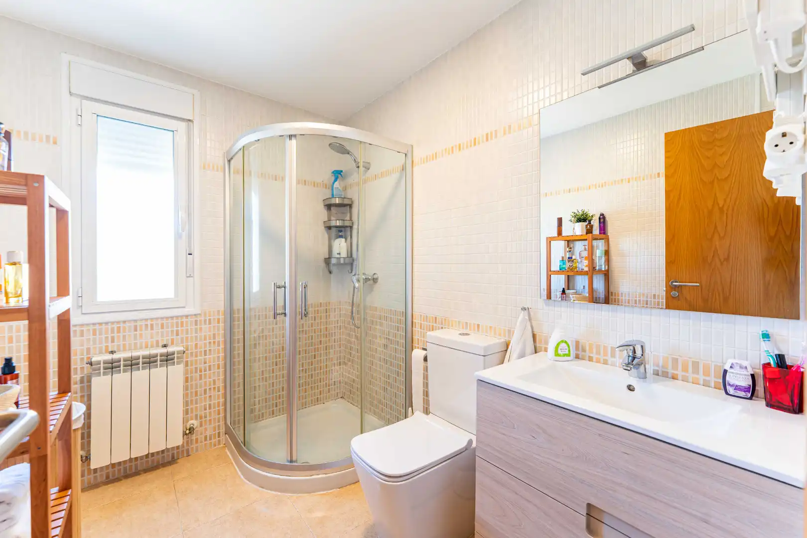 Baño de Casa o chalet en venta en Serranillos del Valle con Aire acondicionado, Calefacción y Jardín privado