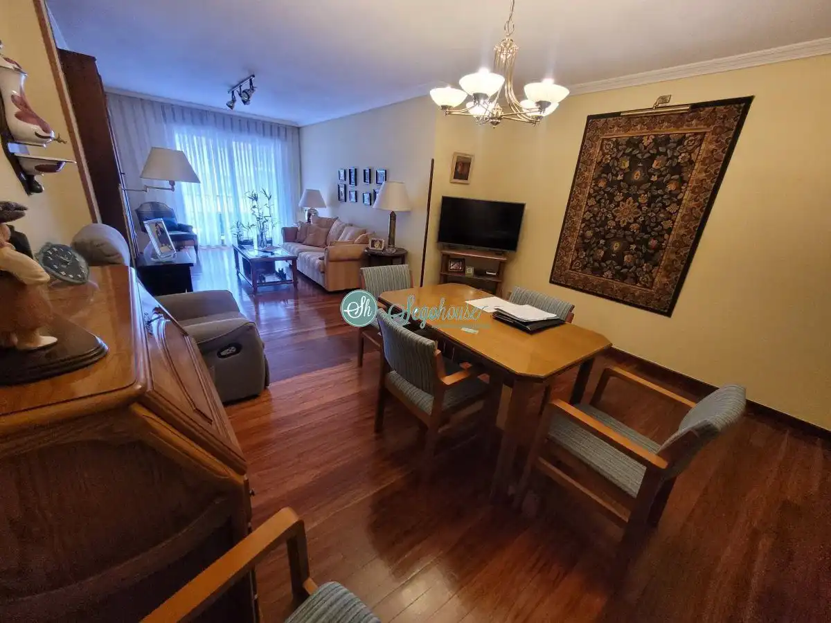 Sala d'estar de Pis en venda en Segovia amb Calefacció i Terrassa