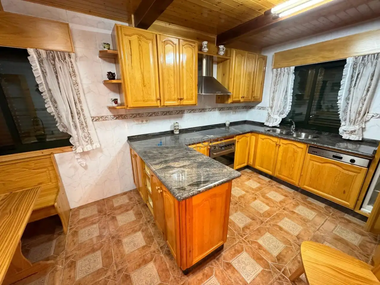 Cocina de Casa o chalet en venta en Redondela con Calefacción, Jardín privado y Terraza