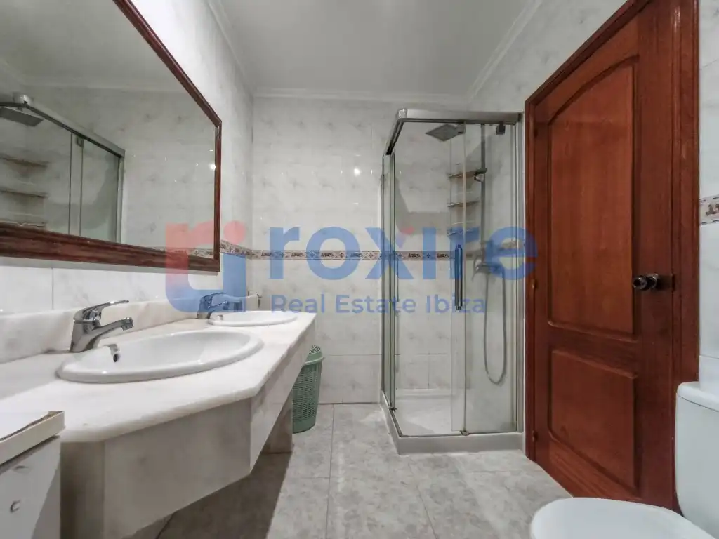 Badezimmer von Wohnung zum Verkauf in Eivissa mit Klimaanlage, Möbliert und Ofen