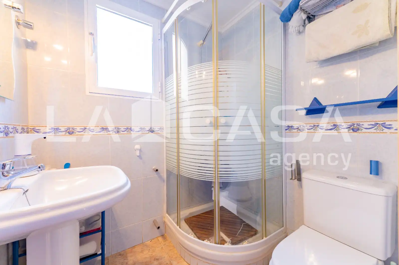 Bany de Casa adosada en venda en Sagunto / Sagunt amb Terrassa, Piscina i Balcó