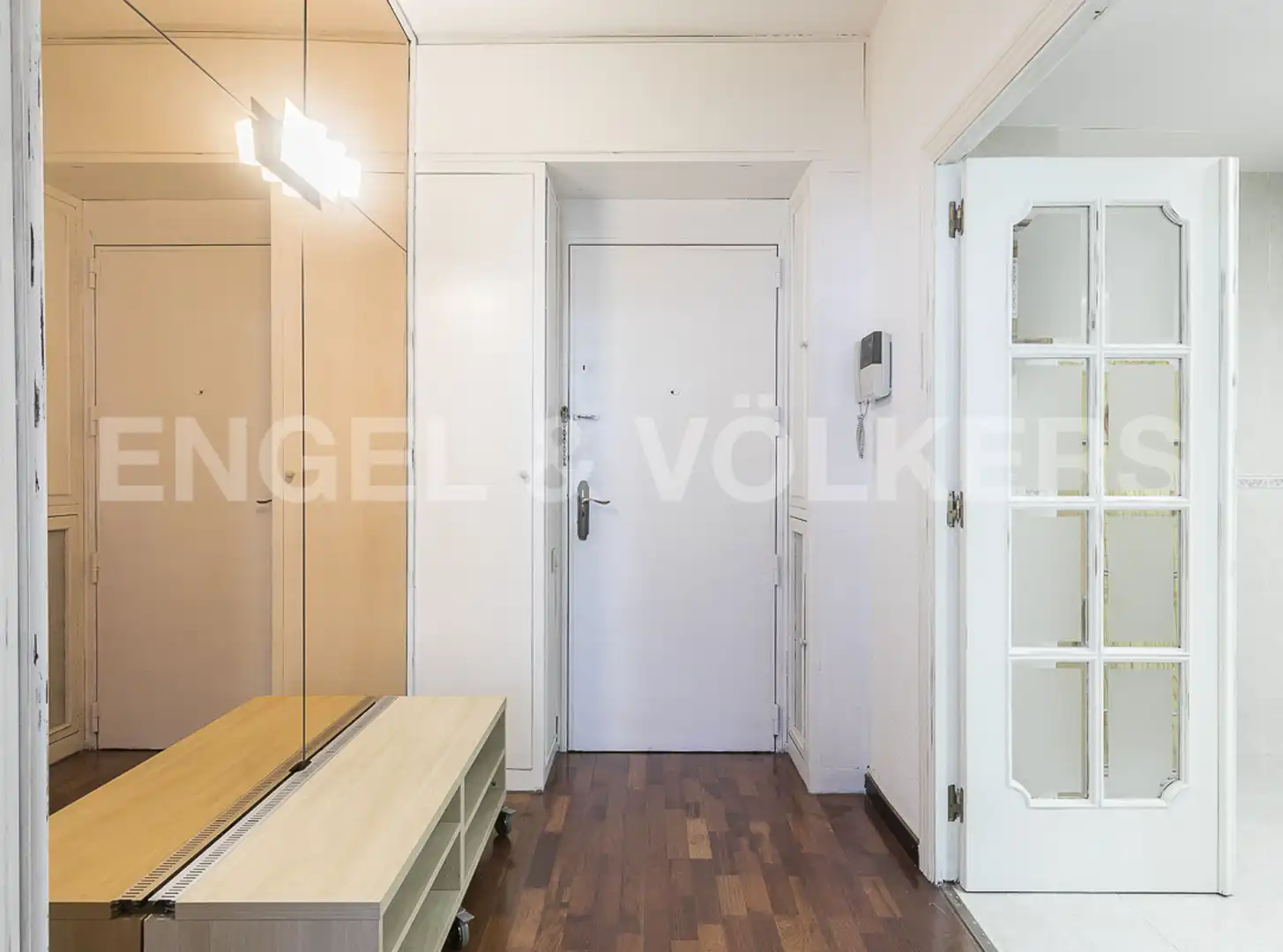 Piso en venta en Barcelona con Calefacción y Parquet