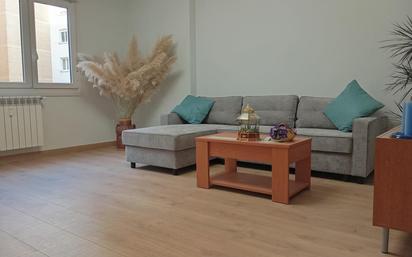 Living room of Flat for sale in  Logroño  with Air Conditioner, Heating and Terrace