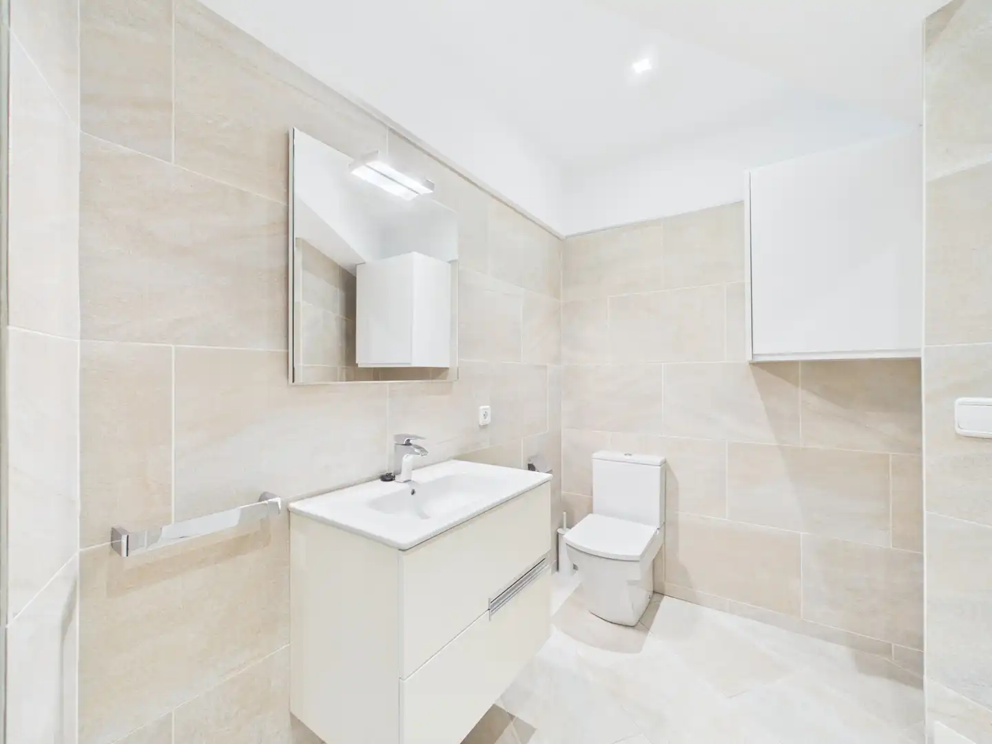 Bathroom of Flat for rent in  Palma de Mallorca  with Air Conditioner, Furnished and Balcony