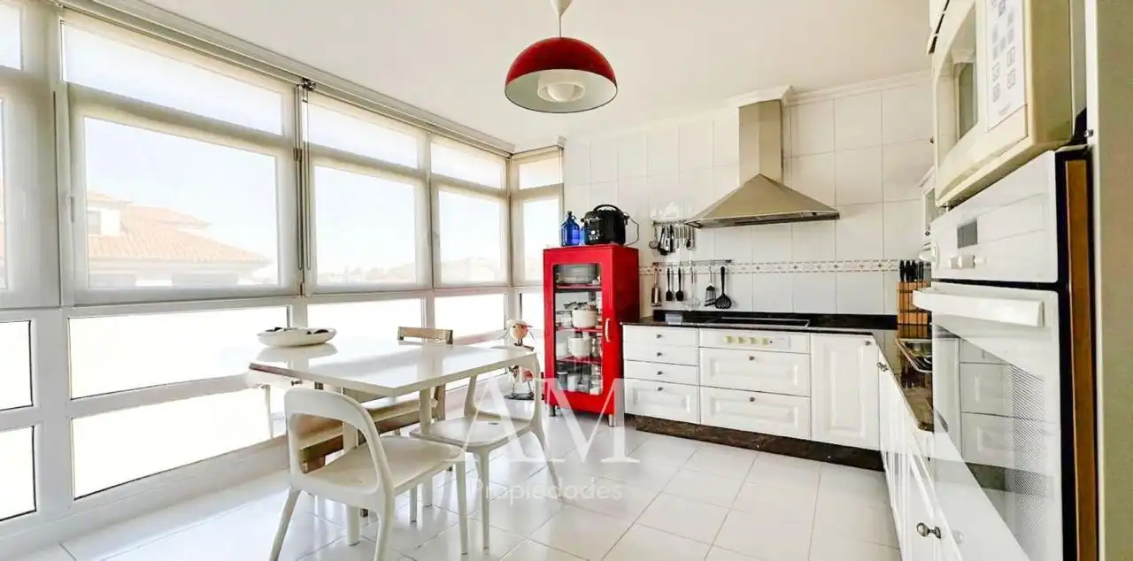 Cocina de Dúplex en venta en Nigrán con Calefacción, Terraza y Trastero