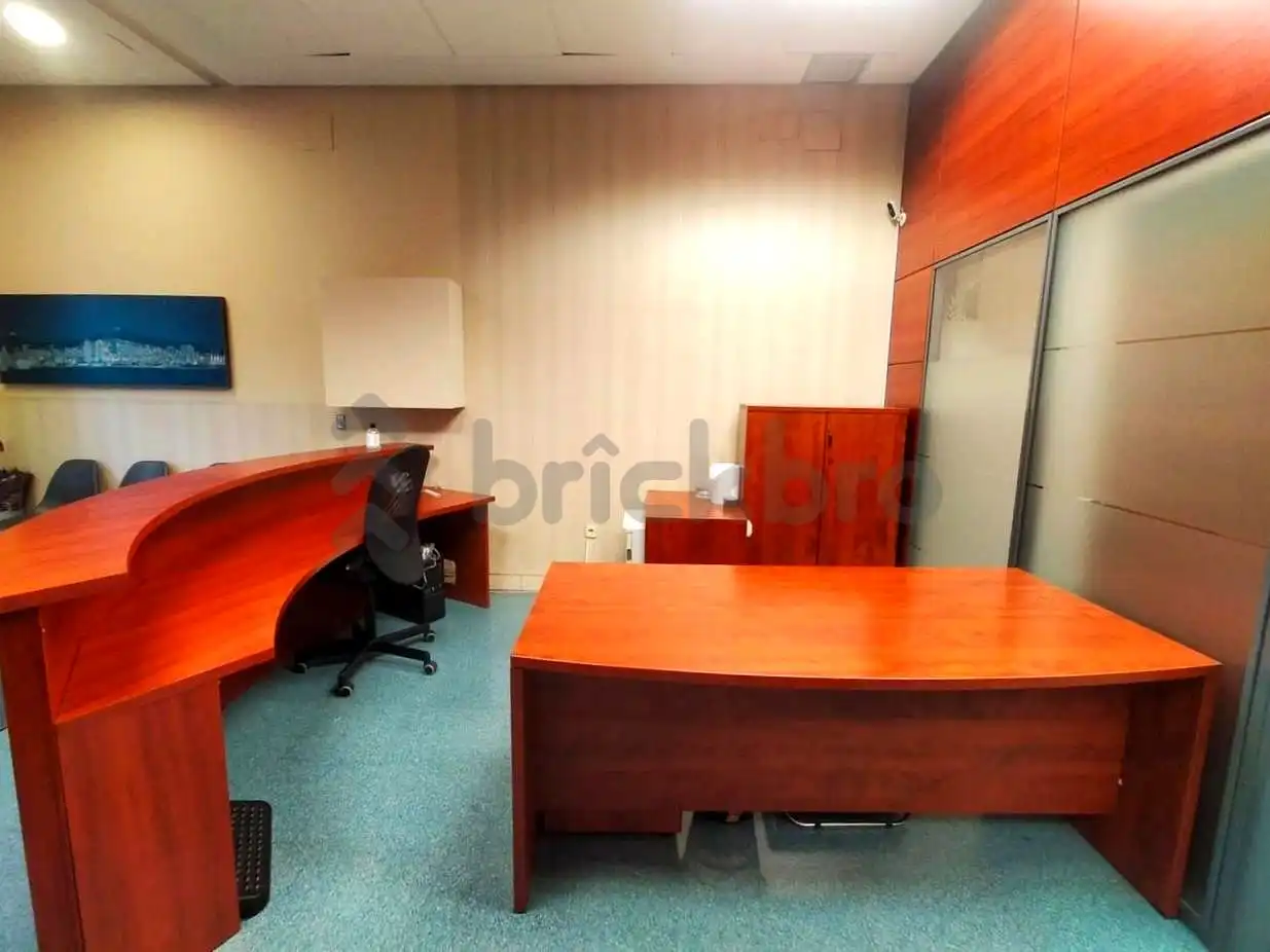 Commercial properties for sale in Barcelona  with Air Conditioner