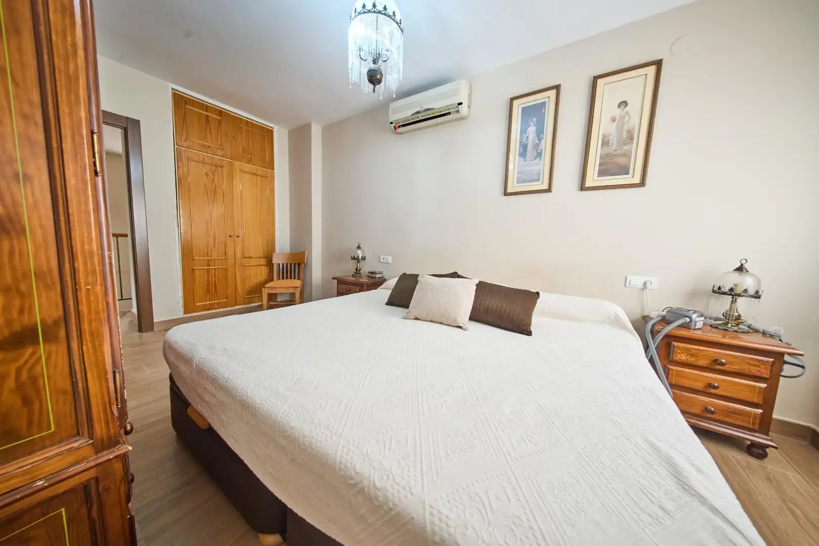 Schlafzimmer von Einfamilien-Reihenhaus zum Verkauf in Jun