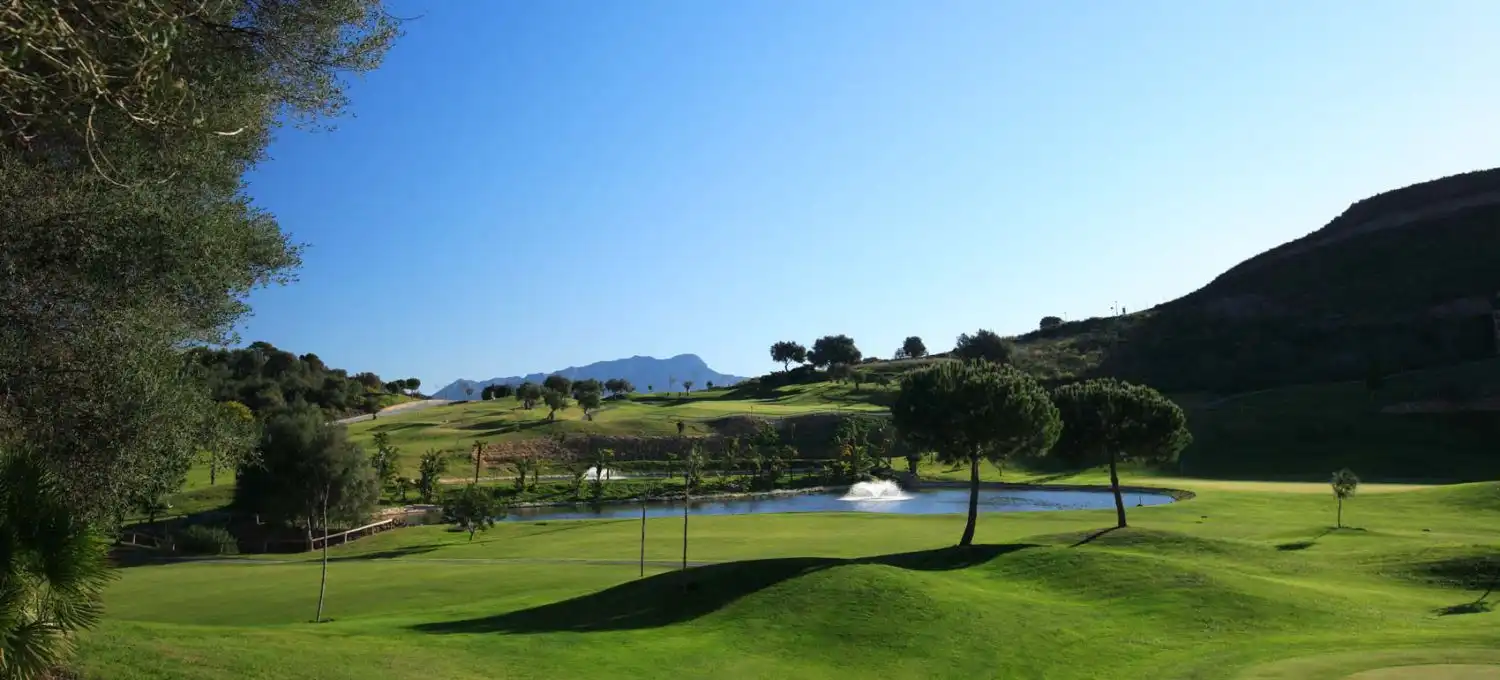Vista exterior de Dúplex en venda en Marbella amb Calefacció, Terrassa i Piscina comunitària
