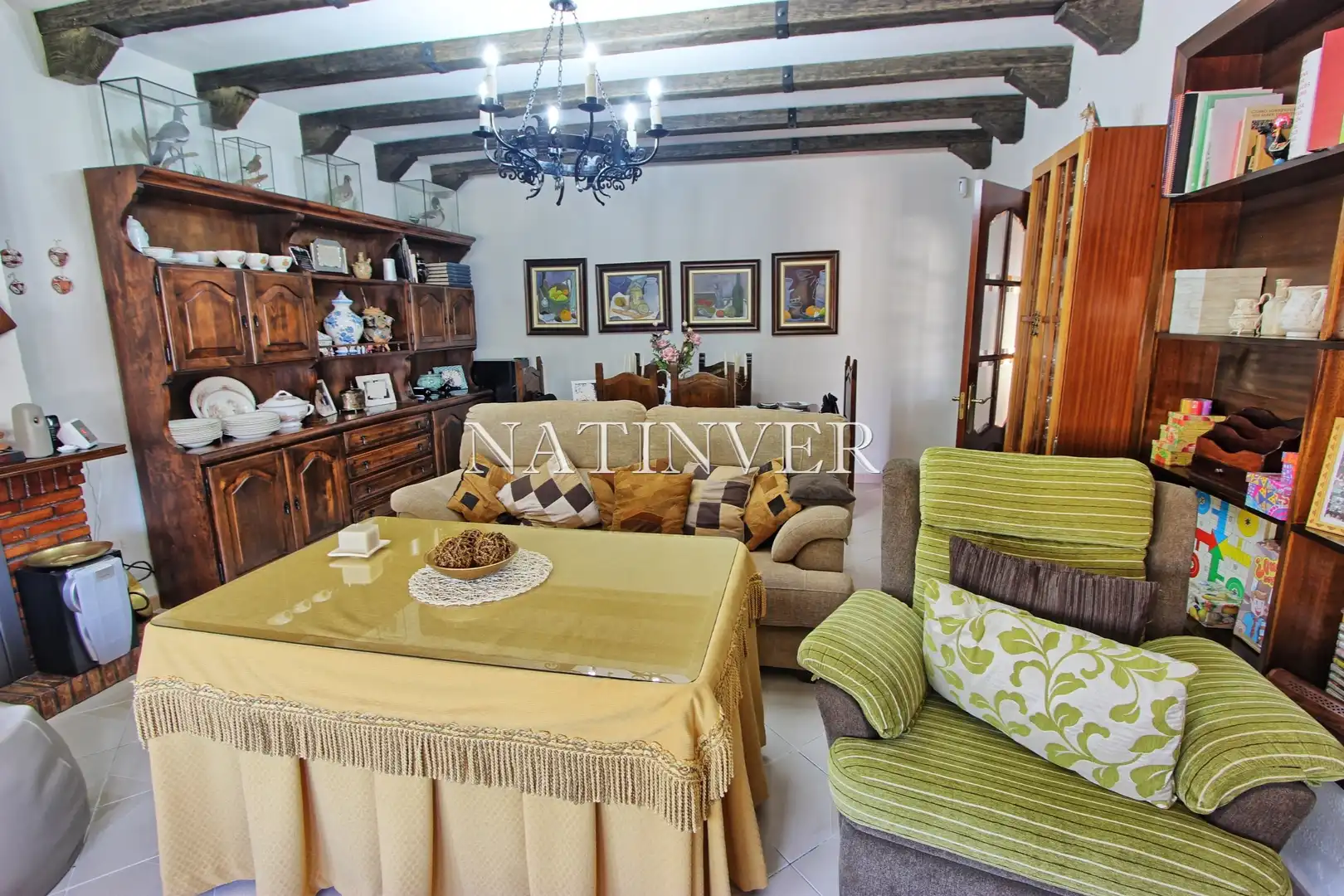 Sala d'estar de Casa o xalet en venda en Vélez-Málaga amb Jardí privat, Terrassa i Traster