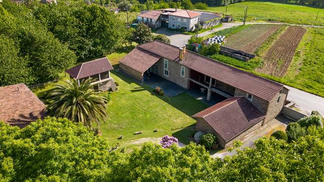 Finca rústica en Venta en Touro