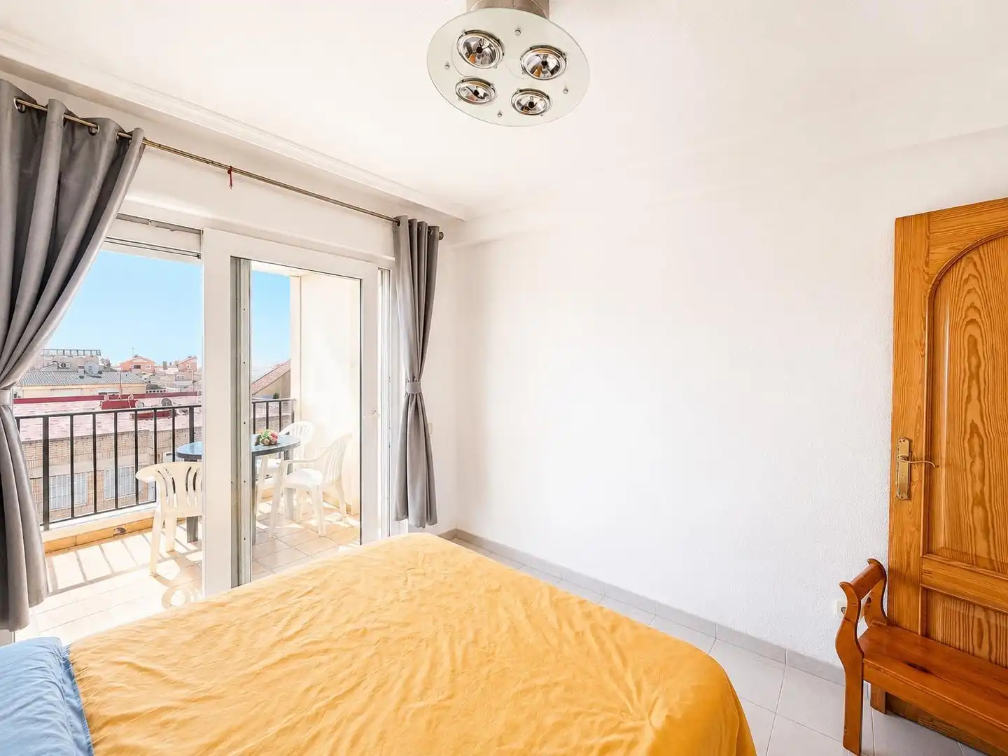 Dormitori de Àtic en venda en Torrevieja amb Aire condicionat, Moblat i Rentadora