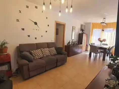 Piso con jardín en venta en Carrer de Montserrat Roig 11