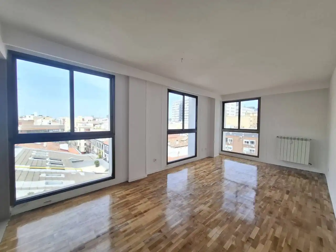 Sala de estar de Piso de alquiler en Madrid con Calefacción, Parquet y Alarma