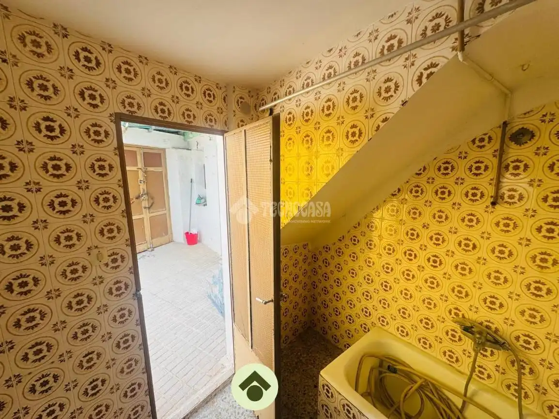 Terrassa de Casa adosada en venda en Bujalance amb Aire condicionat, Parquet i Moblat