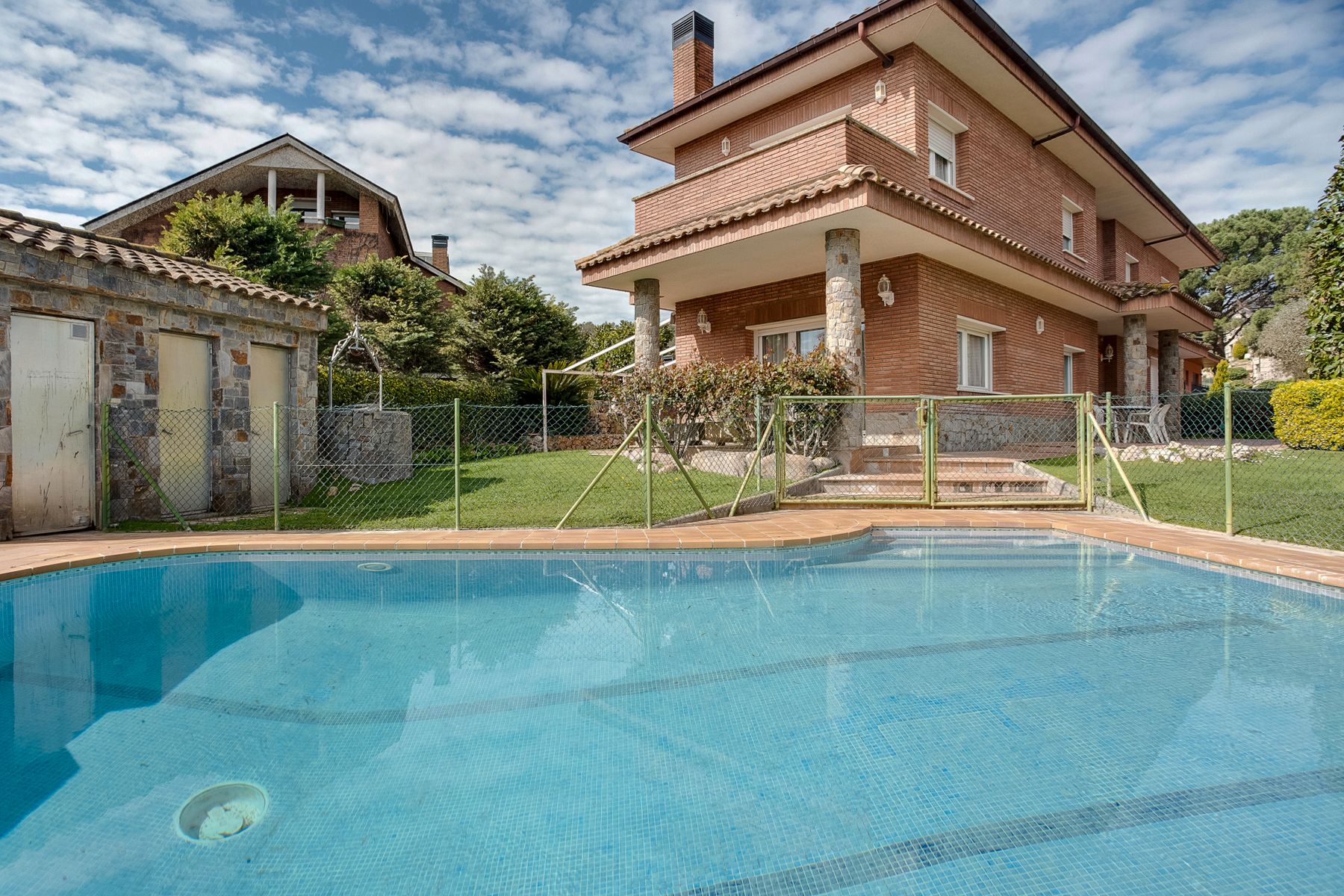 Swimming pool of House or chalet for sale in Cardedeu  with Air Conditioner, Heating and Private garden