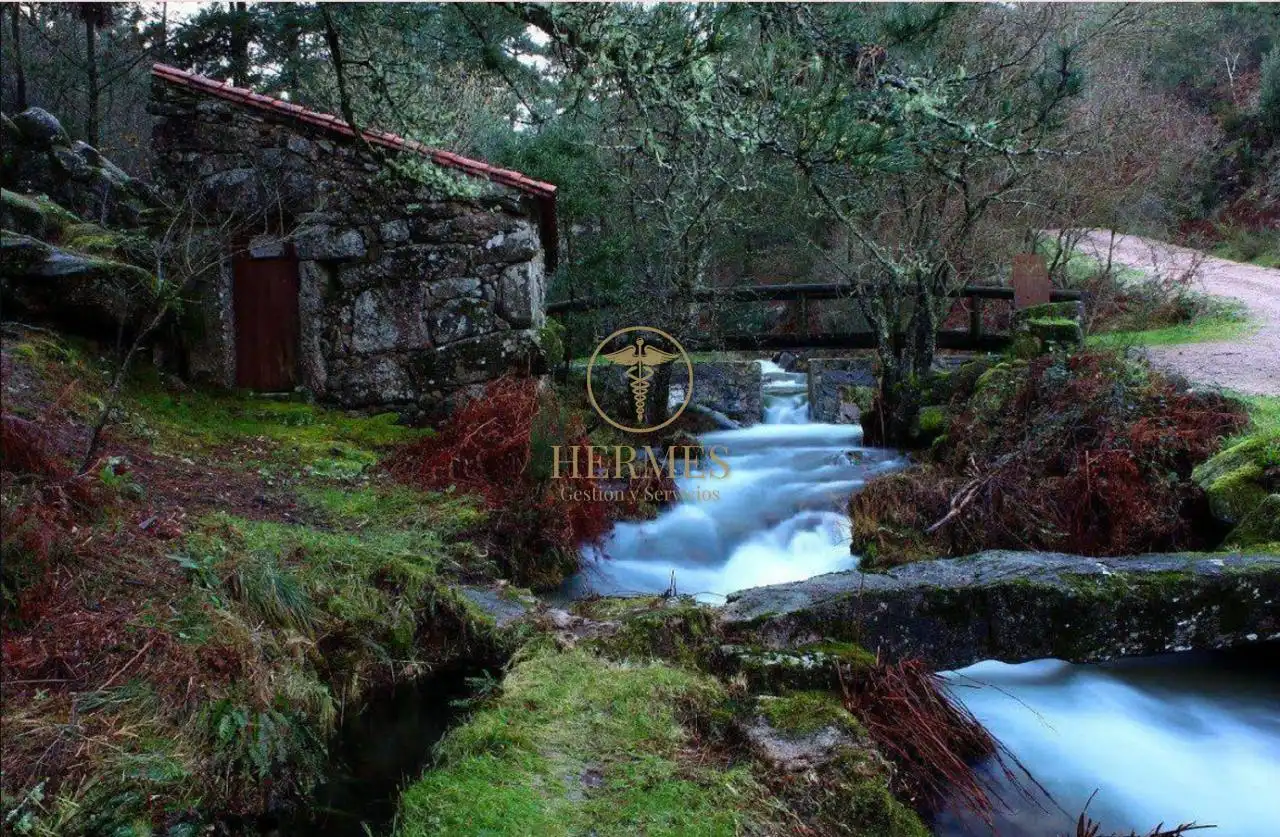 Vista exterior de Finca rústica en venda en Tui amb Calefacció, Jardí privat i Terrassa