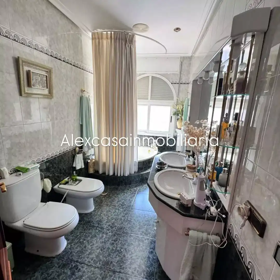 Bathroom of Houses for sale in Cabra  with Air Conditioner, Private garden and Terrace