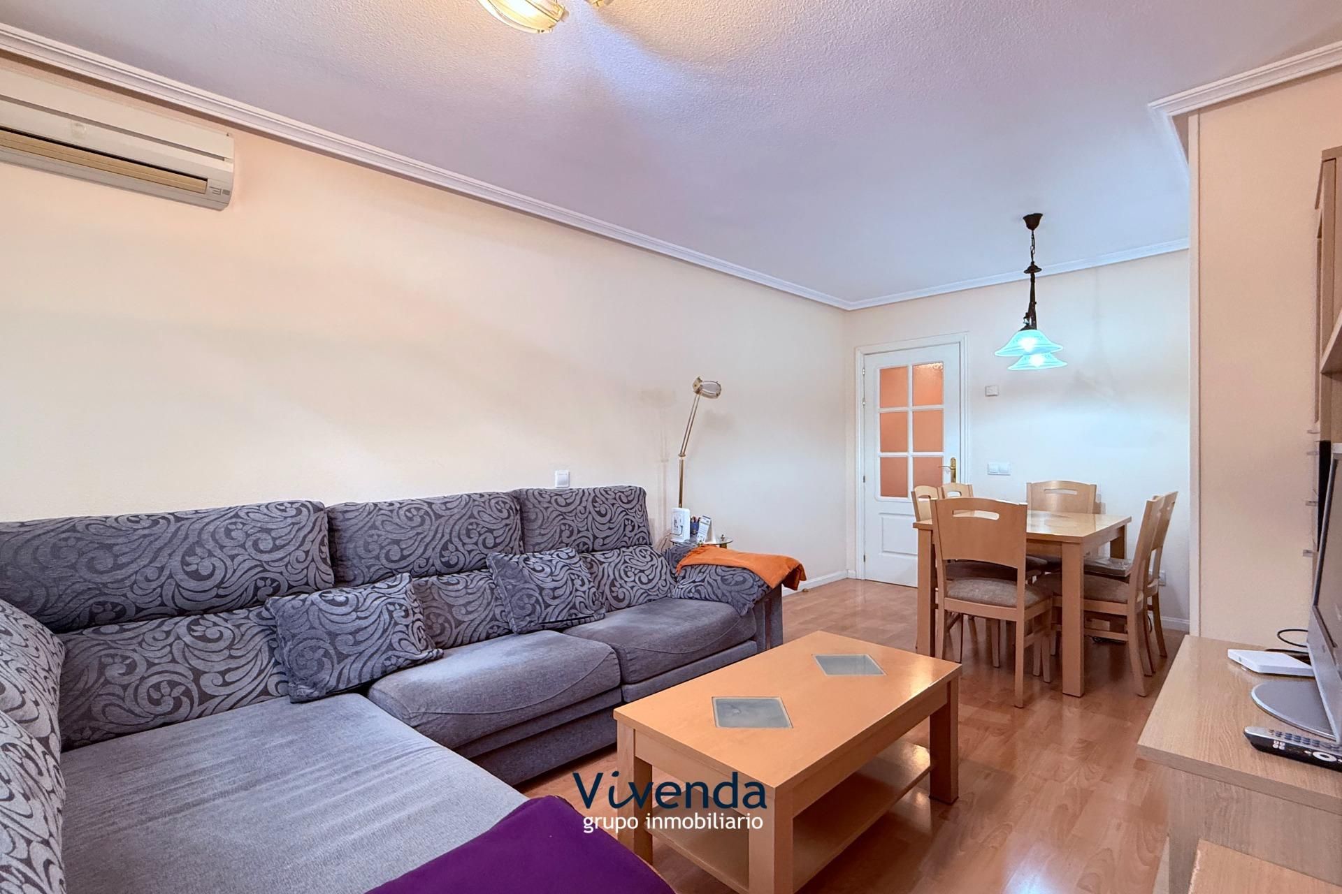 Sala d'estar de Àtic en venda en Humanes de Madrid amb Calefacció, Jardí privat i Terrassa