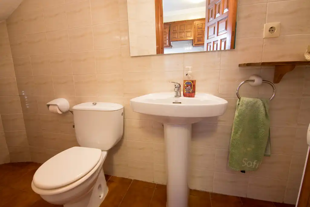 Baño de Piso de alquiler en Dénia con Aire acondicionado, Calefacción y Terraza