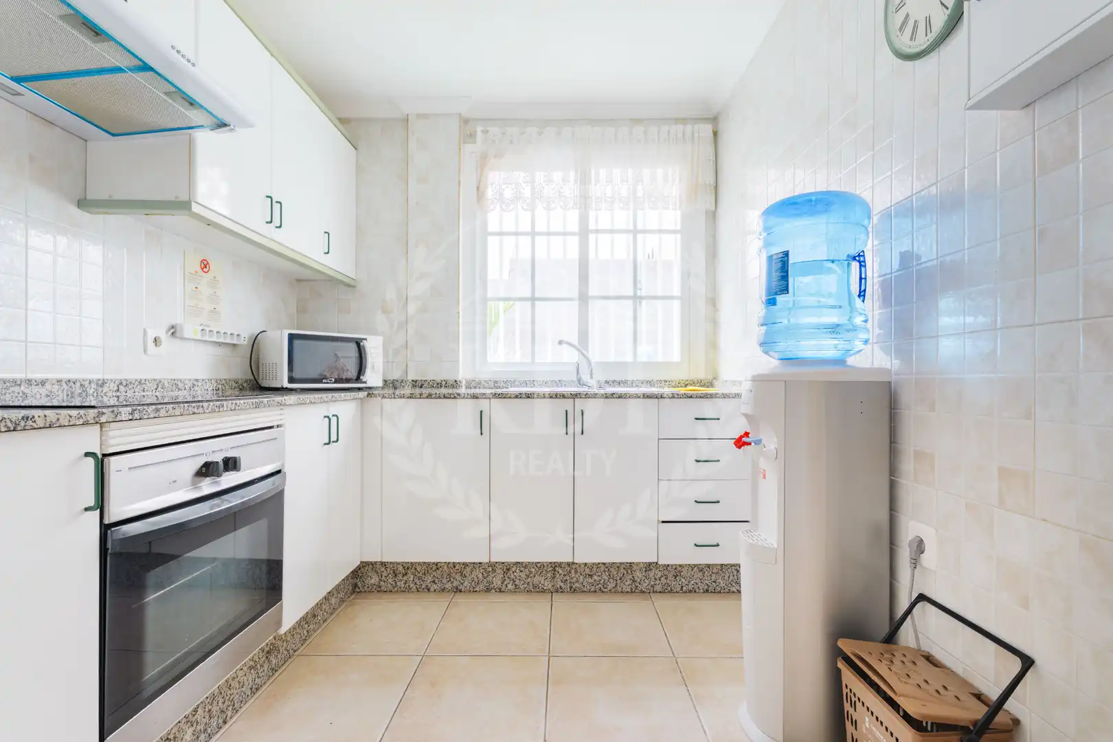 Kitchen of Buildings for sale in Granadilla de Abona  with Alarm and Community pool