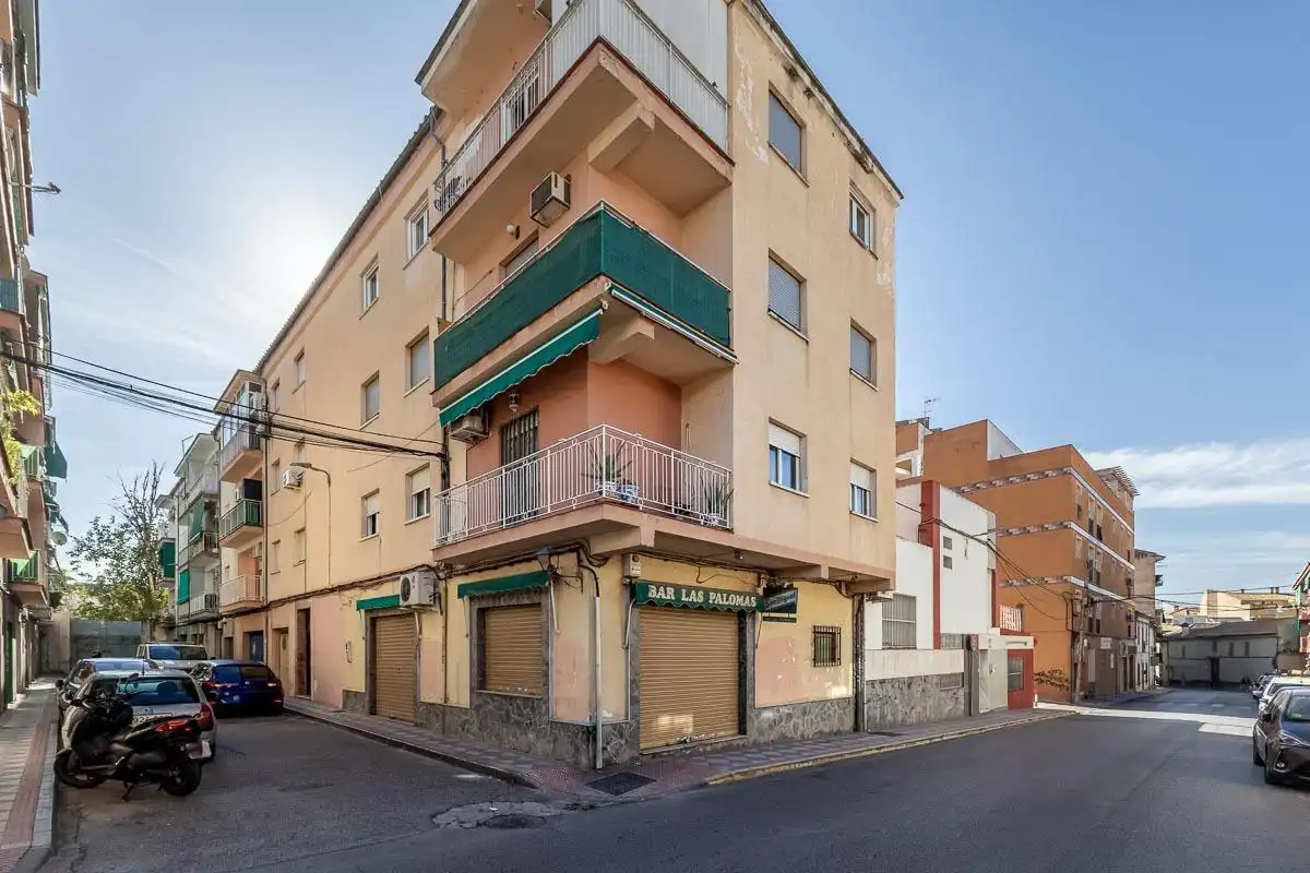 Vista exterior de Piso en venta en Atarfe