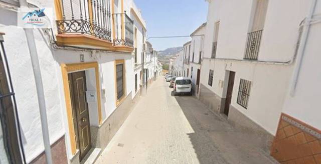 Casa adosada en Venta en Calle NICOLAS RIVERA en Olvera