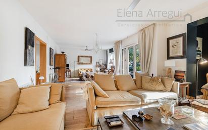 Living room of Flat for sale in  Barcelona Capital  with Heating, Parquet flooring and Terrace