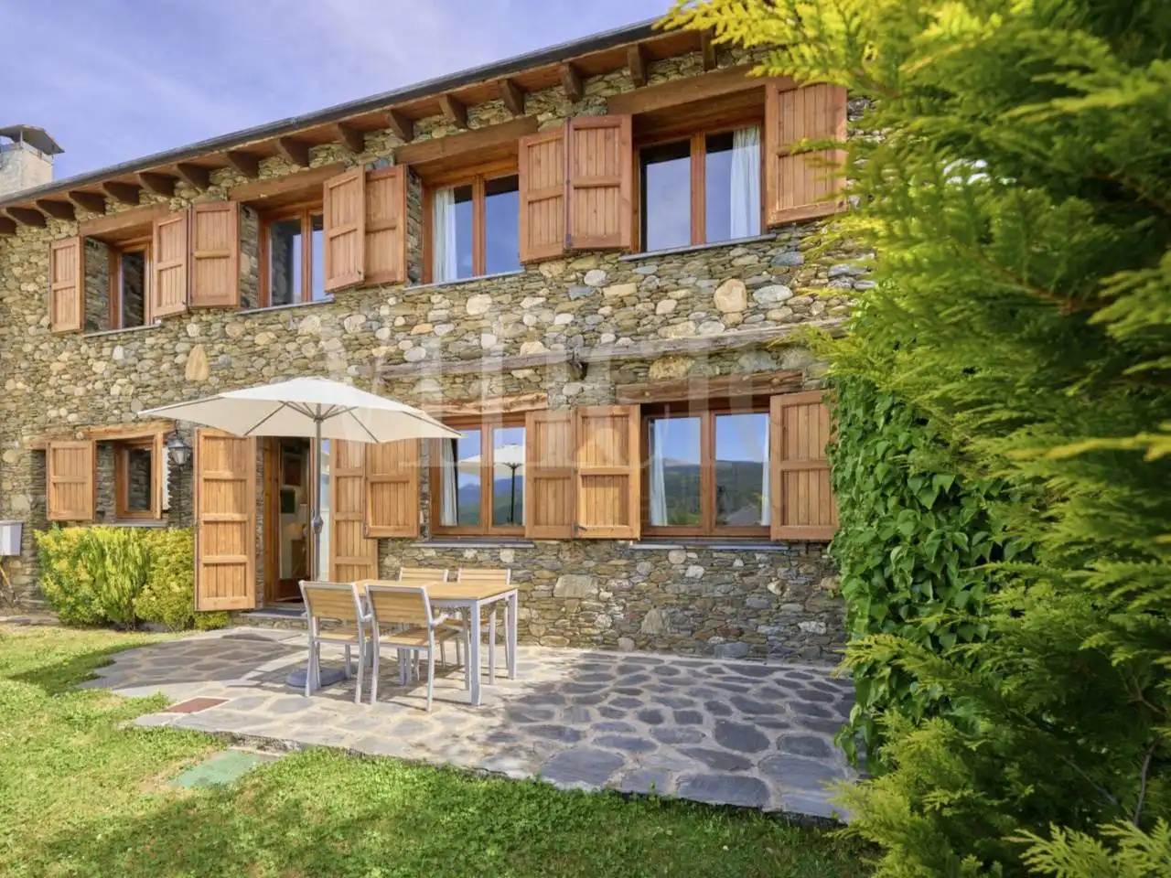 Exterior view of Houses for sale in Puigcerdà  with Heating, Private garden and Parquet flooring