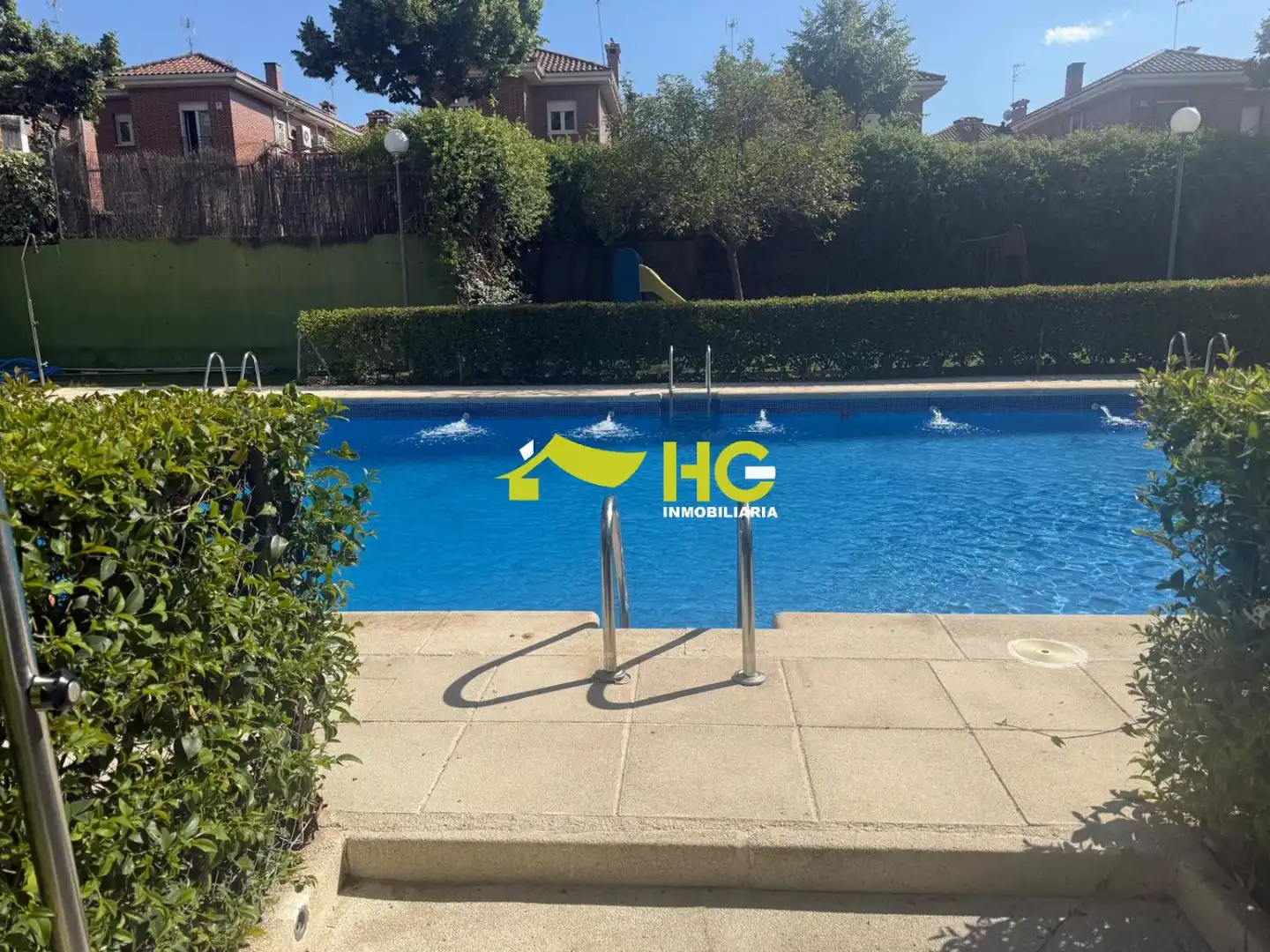 Swimming pool of Flat for sale in Villaviciosa de Odón  with Air Conditioner, Heating and Terrace