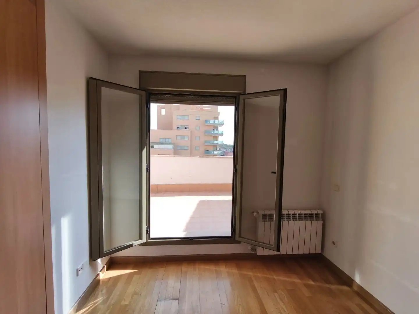 Bedroom of Flat for rent in Urbanizaciones