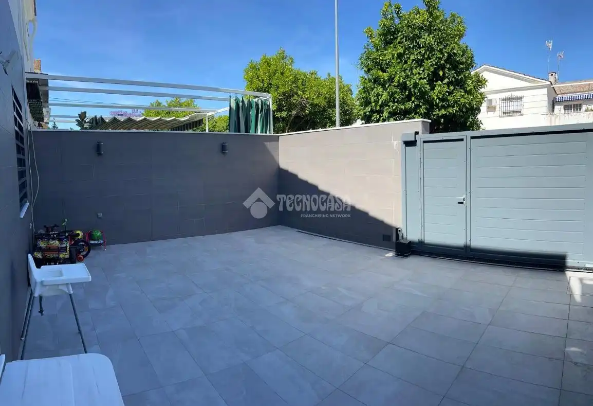 Semi-detached house with pool for sale in Este - Alcosa- Torreblanca, imagen 17