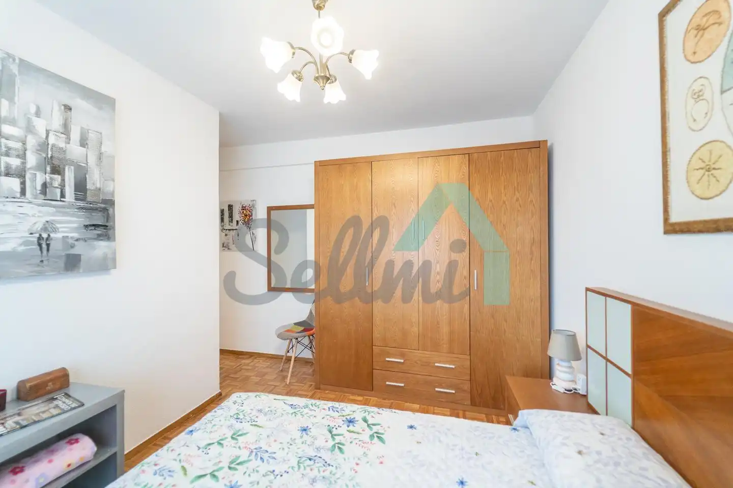 Bedroom of Flat for rent in Oviedo   with Heating, Parquet flooring and Furnished