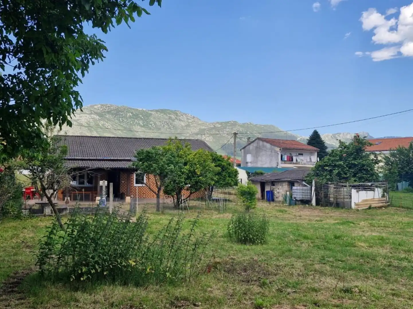 Casa o xalet en venda en Los Corrales de Buelna  amb Calefacció, Jardí privat i Terrassa