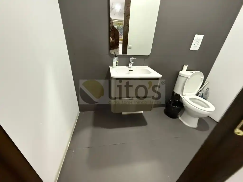 Badezimmer von Büro zur Miete in Dos Hermanas