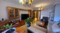 Sala d'estar de Pis en venda en Avilés amb Terrassa