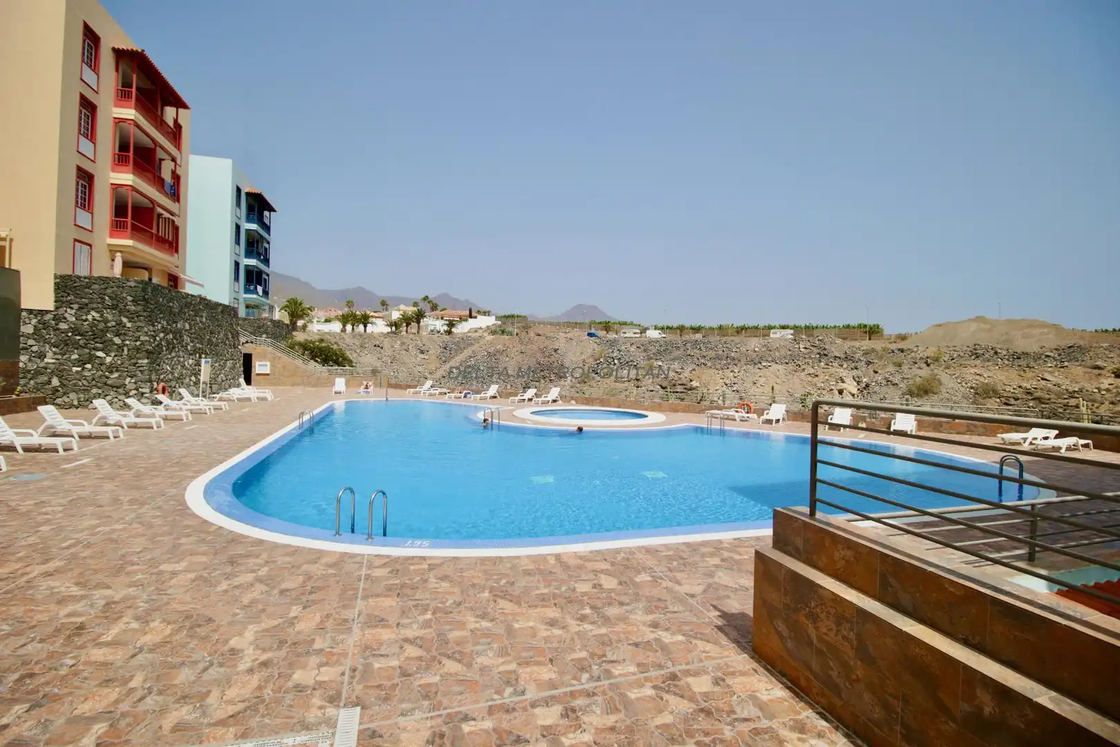Appartement compact avec piscine à vendre à de la Galga 8