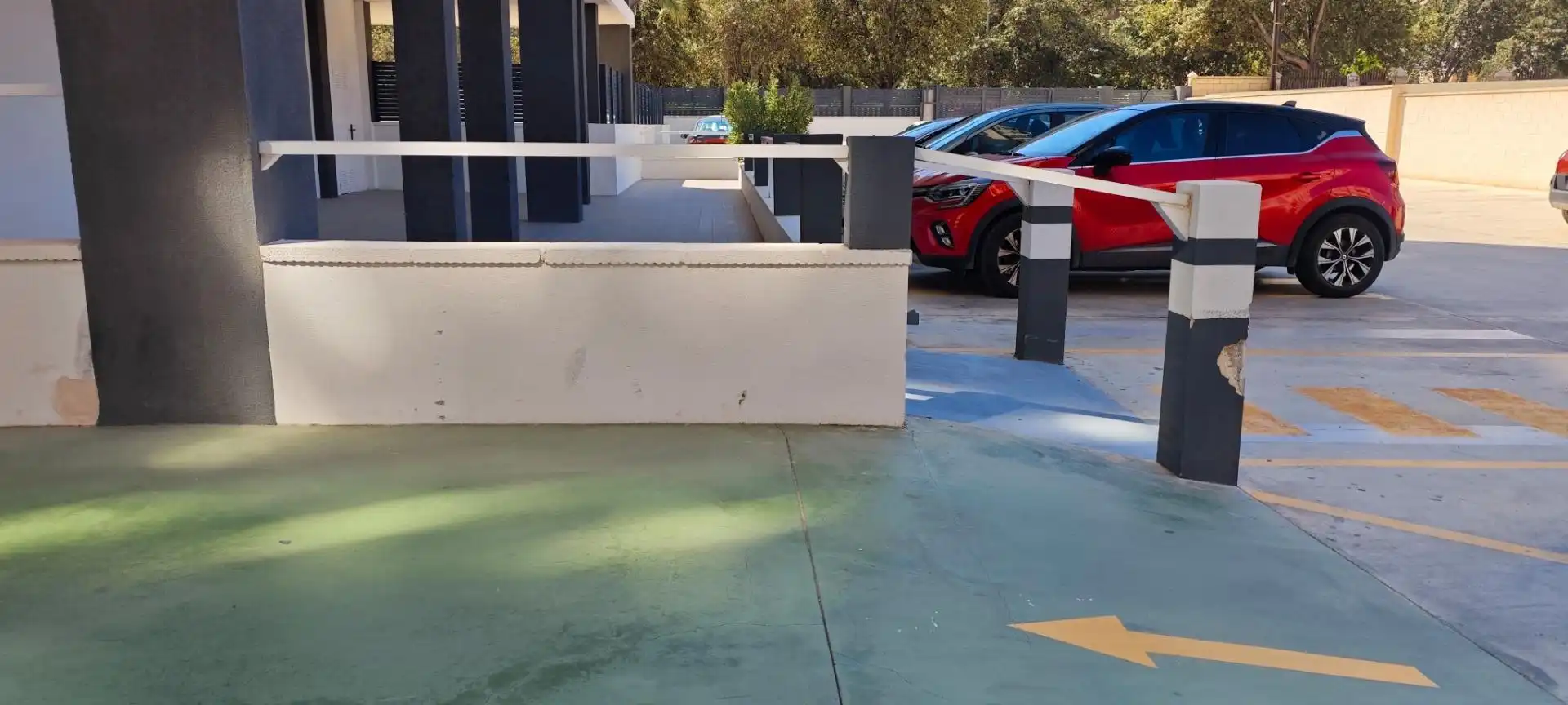 Parking of Apartments for sale in Alicante / Alacant  with Air Conditioner, Private garden and Storage room